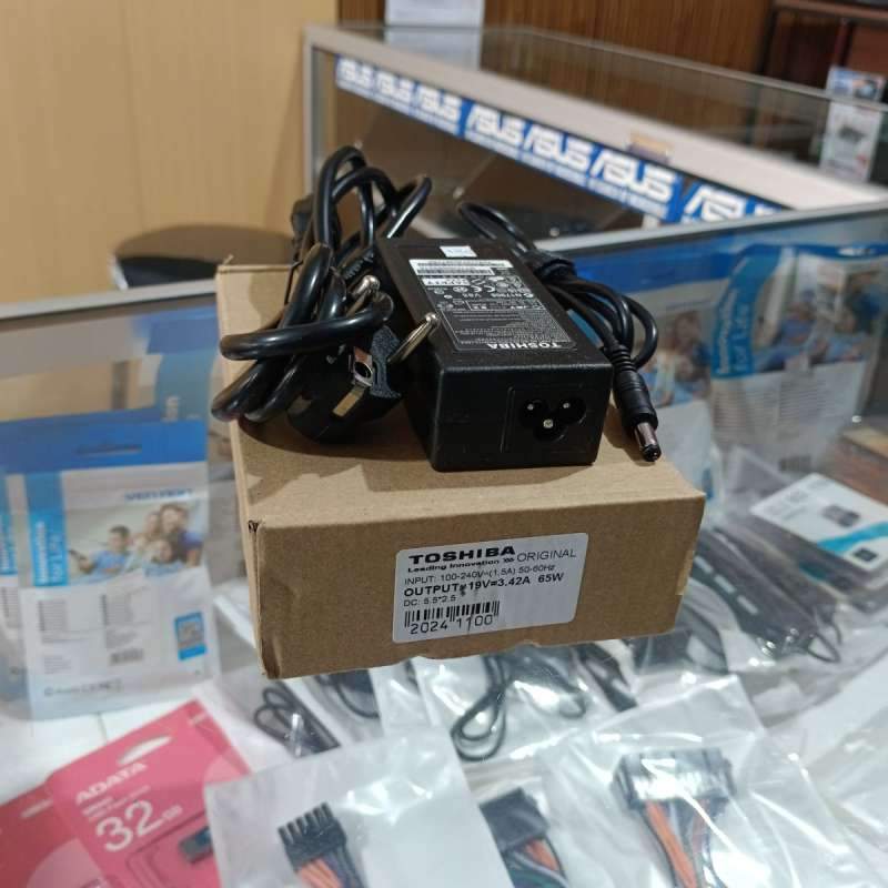 Charger Toshiba 3.42A / 65W (c.Kecil)